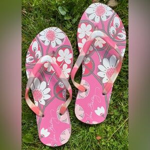 Vera Bradley Beautiful Blush Pink (& White) Pattern Floral Flip Flops Size 5/6